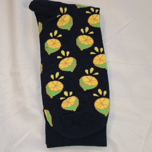 2 pairs of women's socks - Picture 9 of 16